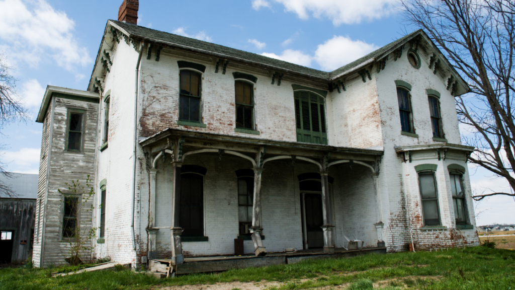Pros and Cons of Buying a Fixer-Upper